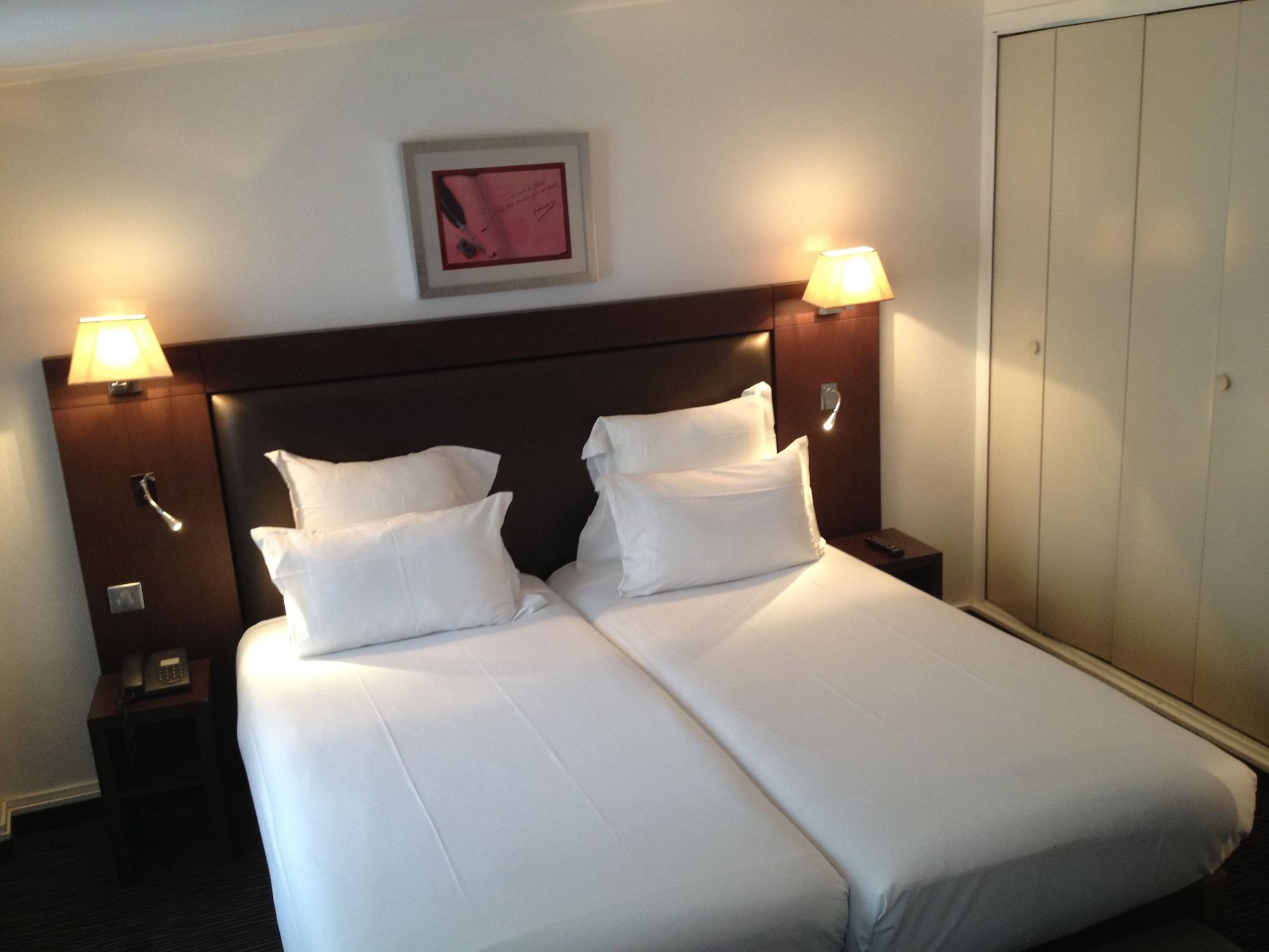 Hotel Elysees Flaubert Paris Bagian luar foto